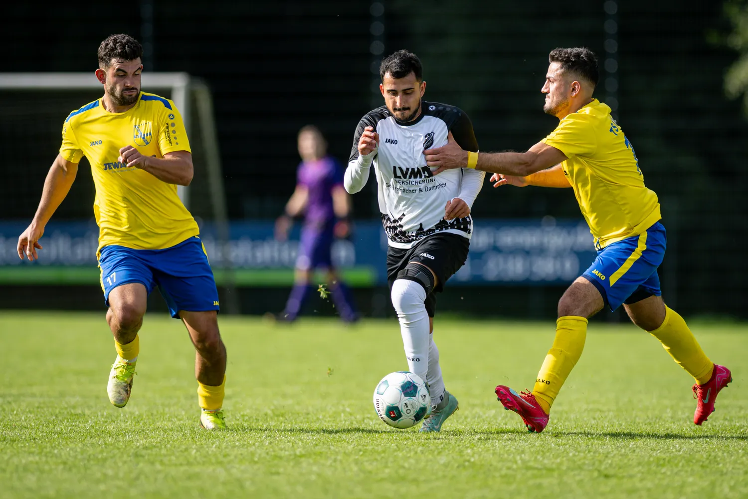 Endlich -  erster Auswärtssieg der 1. Mannschaft.