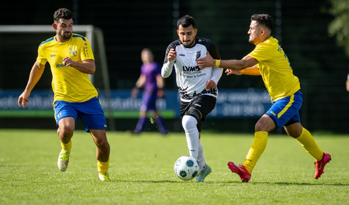 Endlich -  erster Auswärtssieg der 1. Mannschaft.