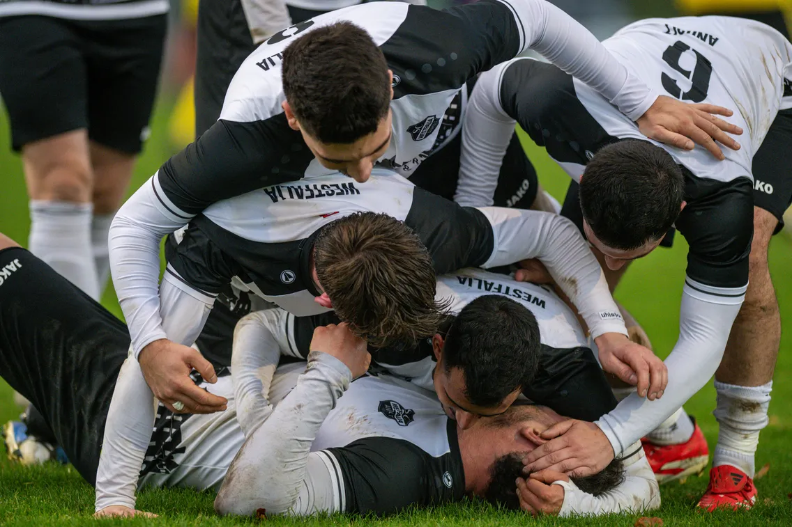 Foto zum Newsartikel Erste feiert wichtige 3 Punkte gegen Borussia Veen