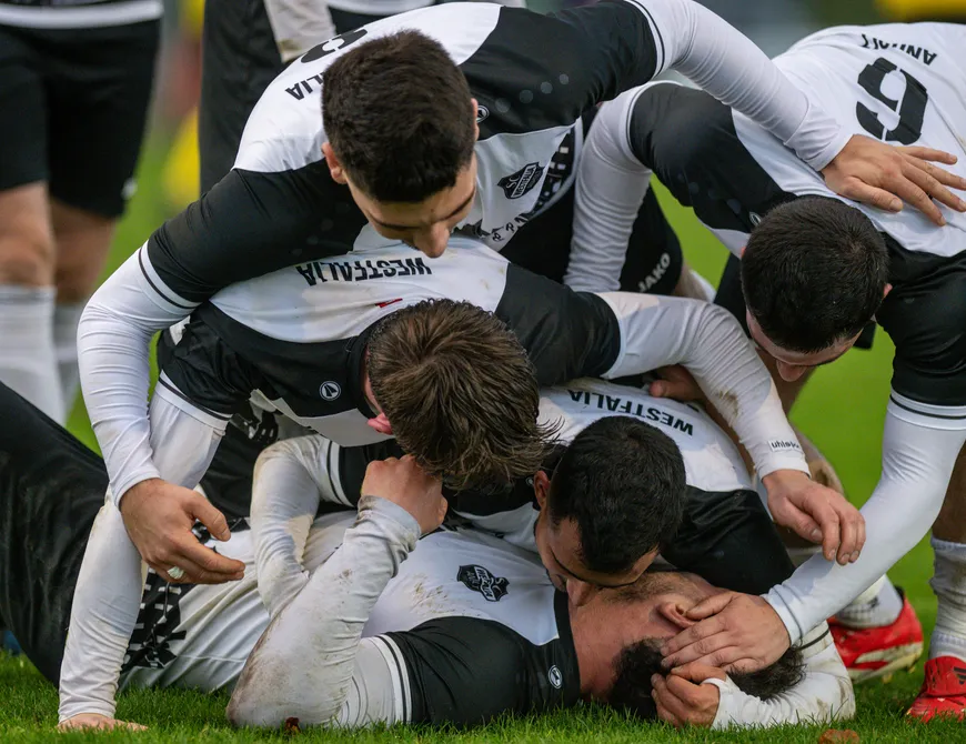 Erste feiert wichtige 3 Punkte gegen Borussia Veen