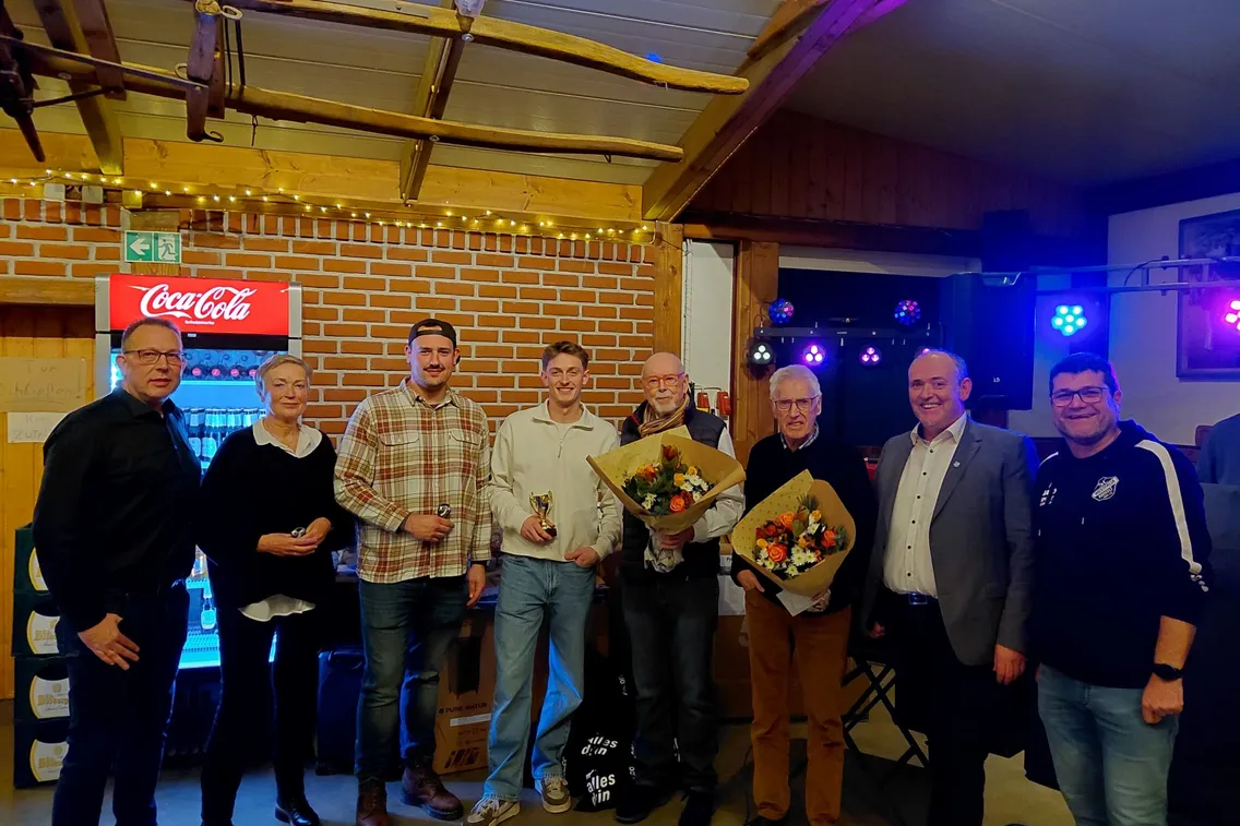 Foto zum Newsartikel Weihnachtsfeier mit Ehrungen bei uns