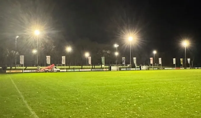 LED Flutlichtbeleuchtung auf allen Plätzen in Betrieb 