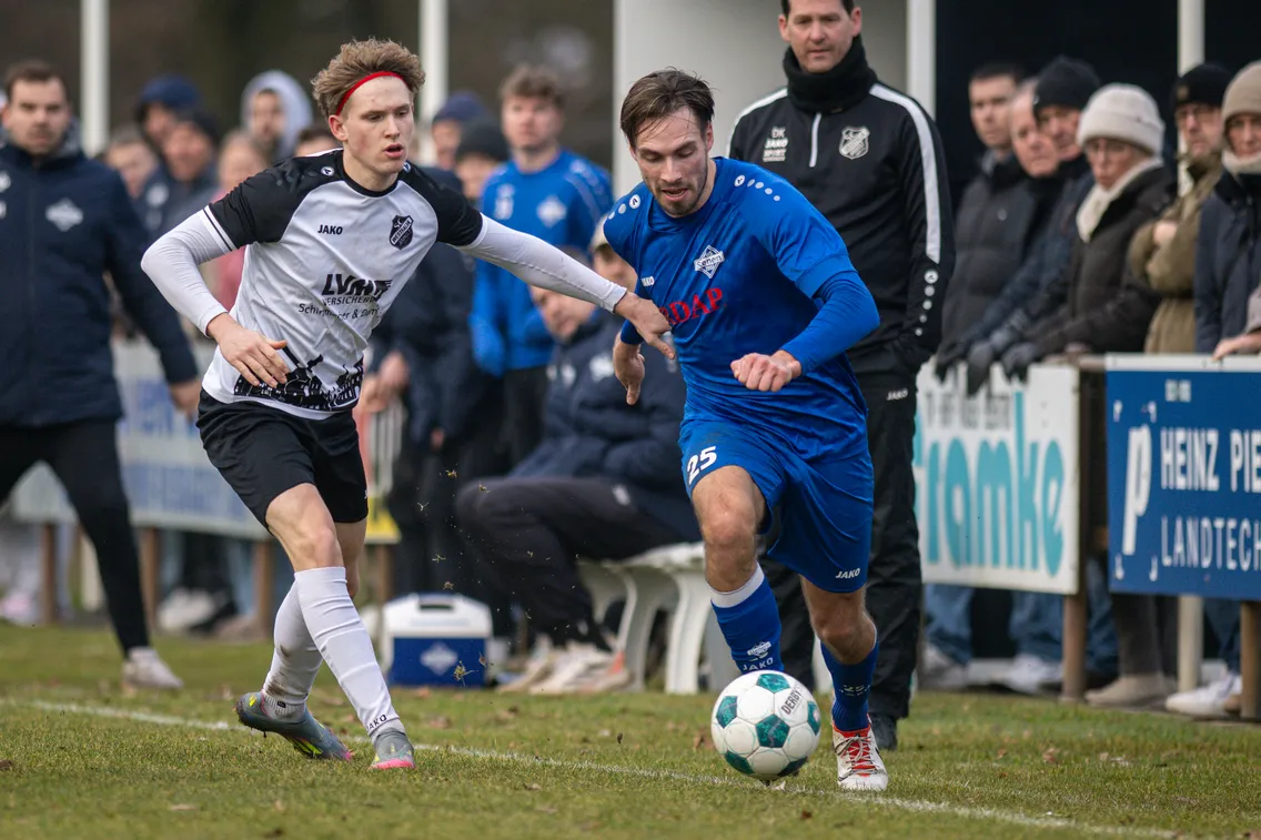 Foto zum Newsartikel Nachholspiel auf dem Xantener Fürstenberg auf Asche