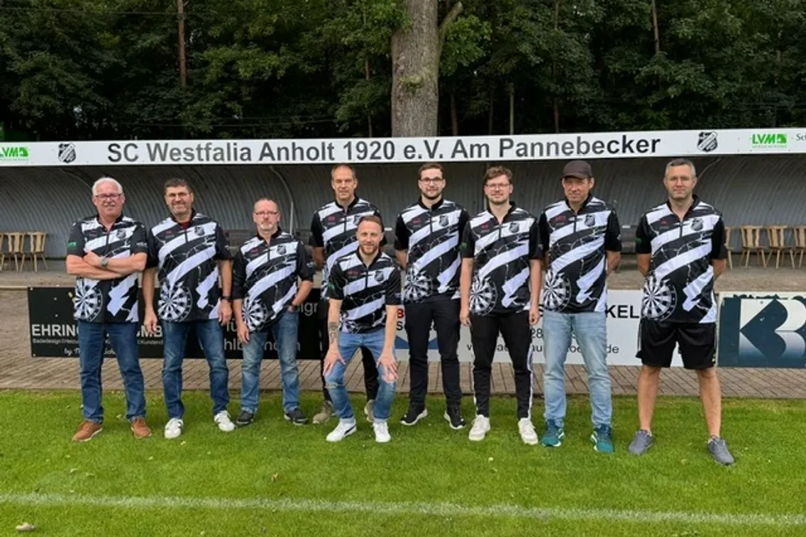 Foto zum Newsartikel Trikots für unsere Dart - Mannschaft