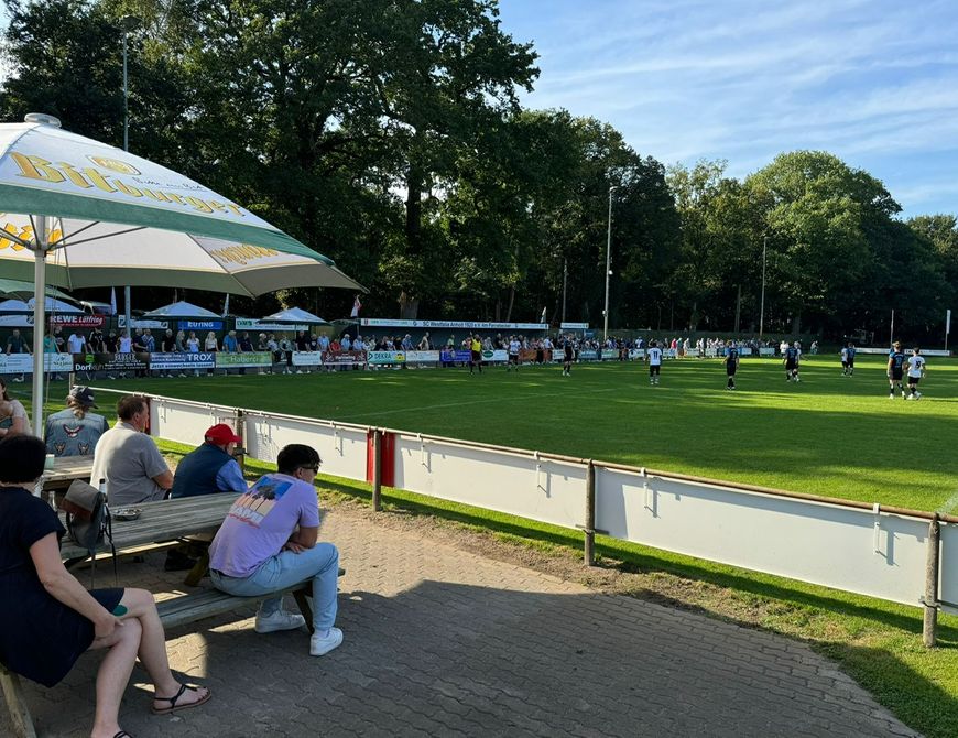 Flutlicht Spiel im heimischen Pannebeckerstadion